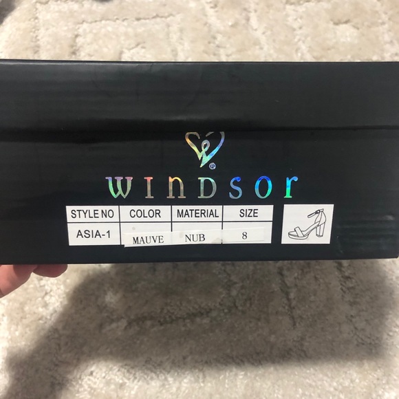 high heels - Picture 3 of 3